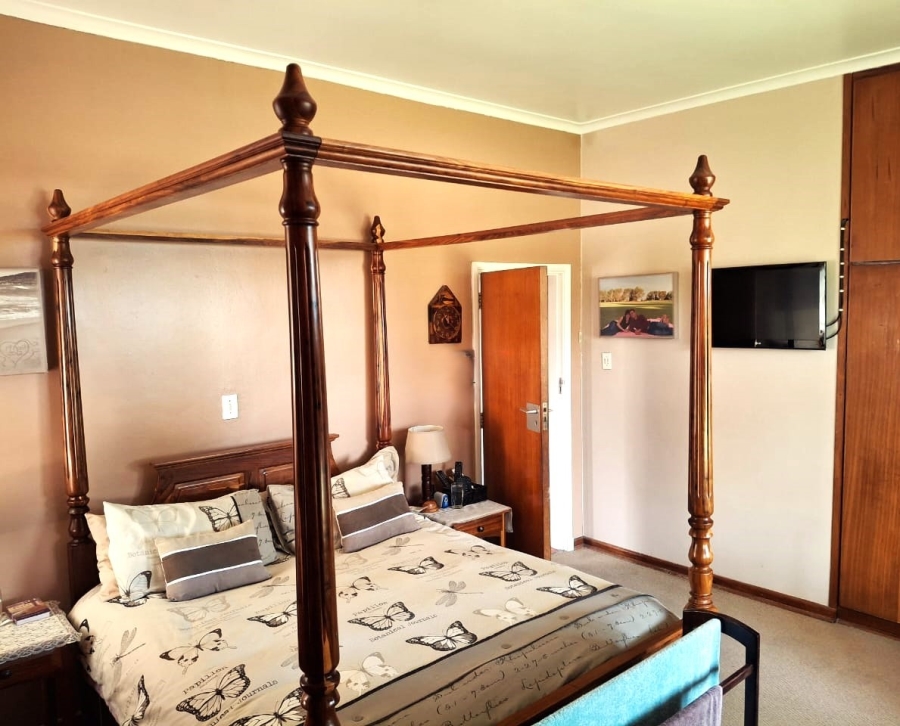 4 Bedroom Property for Sale in Humansdorp Eastern Cape